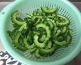 苦味を抑えたゴーヤのサラダ作り方2写真