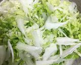 簡単♪豚肉炒めのせちゃった生白菜サラダ♪作り方1写真