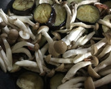 ☆茄子としめじとベーコンの和風パスタ☆作り方5写真