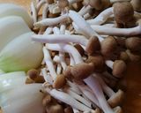 ランチに！レタスとしめじのコンソメスープ作り方1写真