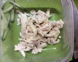茹で鶏とキュウリのごま油和え作り方2写真