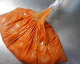 鶏むね肉！ケチャ西京味噌のフライパン蒸し作り方3写真