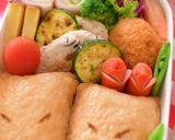 【キャラ弁】稲荷寿司でキツネ弁当作り方1写真