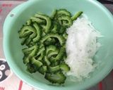 苦味を抑えたゴーヤのサラダ作り方5写真