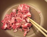 ちゃちゃっと簡単！豚こまと大葉の照り丼♡作り方1写真