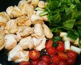 ＊フライパン１つで鶏肉の和風彩り炒め＊作り方1写真