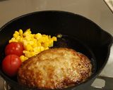 シンプルこそ至高！スキレットでハンバーグ作り方11写真