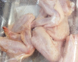 かんたん！手羽先肉のたまねぎソース添え♡作り方1写真
