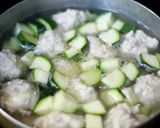 ズッキーニと鶏団子の中華春雨スープ作り方3写真