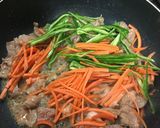 焼肉のタレをからめたホルモンチャンプルー作り方4写真