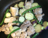 簡単！ご飯が進む♪茄子と鶏肉の甘だれ炒め作り方3写真