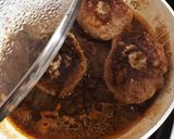 屋台オヤジの「ふっくら煮込みハンバーグ」作り方7写真