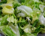 簡単ランチ！レタスとピーマン鶏肉のスープ作り方2写真