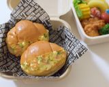 【キャラ弁】ロールパンのカエルサンド弁当作り方1写真