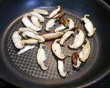 簡単！ツナと椎茸の胡麻中華炒め作り方2写真