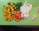 フライパンで♪餃子入り具だくさんオムレツ作り方1写真
