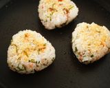梅シソのごま油で焼きおにぎり☆食欲up作り方3写真