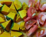 朝食♪かぼちゃとトマト オクラのお味噌汁作り方1写真