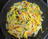 ズッキーニと彩り野菜の細切り炒め作り方5写真