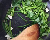 空芯菜のニンニク炒め作り方2写真