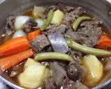 すじ肉で肉じゃが作り方2写真