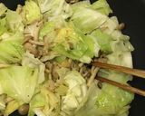塩麹で鶏むね肉やわらか〜♪ ガリバタ炒め作り方3写真