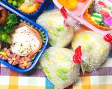 華やか♡白だしごま油香る枝豆コーンむすび作り方8写真