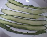 お弁当に☆玉子焼と胡瓜のクルクルフラワー作り方1写真