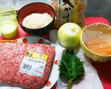 天かすで♪カリっとシソ入り肉団子☆作り方1写真