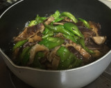 干し椎茸と万願寺とうがらしとツナの煮物作り方3写真