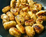 簡単！ジューシー鶏皮包み餃子照り焼き作り方10写真