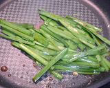 簡単！たっぷりニラ焼きそば作り方4写真