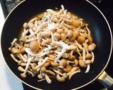 醤油のしぼりかすとシメジの旨旨炒め作り方2写真