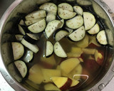 さつまいもとナスと豚肉の甘煮作り方1写真