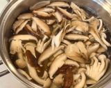 簡単☆さつま芋と舞茸しめじ椎茸の優しいお味噌汁作り方4写真