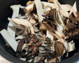 秋！きのこ！海苔の佃煮ガリバタ炒め作り方1写真