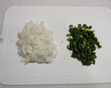 新玉ねぎ入りニラぎょうざ作り方1写真