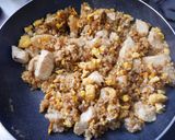 不器用鶏肉とカレー風味のチャーハン作り方2写真