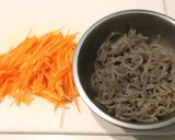 ツナ缶と糸こんにゃくと人参の醤油麹炒め作り方2写真