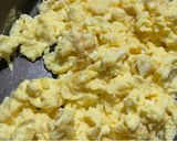 簡単！基本のひき肉そぼろとふわふわ卵の丼作り方2写真
