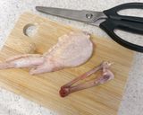 業スーのトムヤムスープの素で手羽先焼き作り方1写真