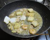 ミニトマトと　シーフードのパスタ😋作り方1写真