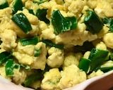 野菜料理♡簡単♡舞茸とカニカマ入りニラ玉作り方4写真