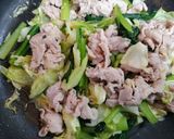 簡単！豚こまとキャベツと小松菜の野菜たっぷり炒め作り方8写真