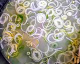 簡単ランチ！湯葉と長ネギと梅干しのうどん作り方3写真