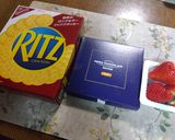 リッツに生チョコと苺on作り方1写真