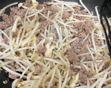 豚ひき肉ともやしのナムル風炒め♪作り方2写真
