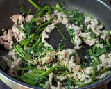 食がすすむ！空芯菜と豚肉のニンニク麹炒め作り方5写真