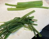 豚肉とジャンボニンニクの芽醤油麹炒め作り方1写真