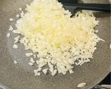とろけるチーズが幸せ＊煮込みハンバーグ作り方1写真